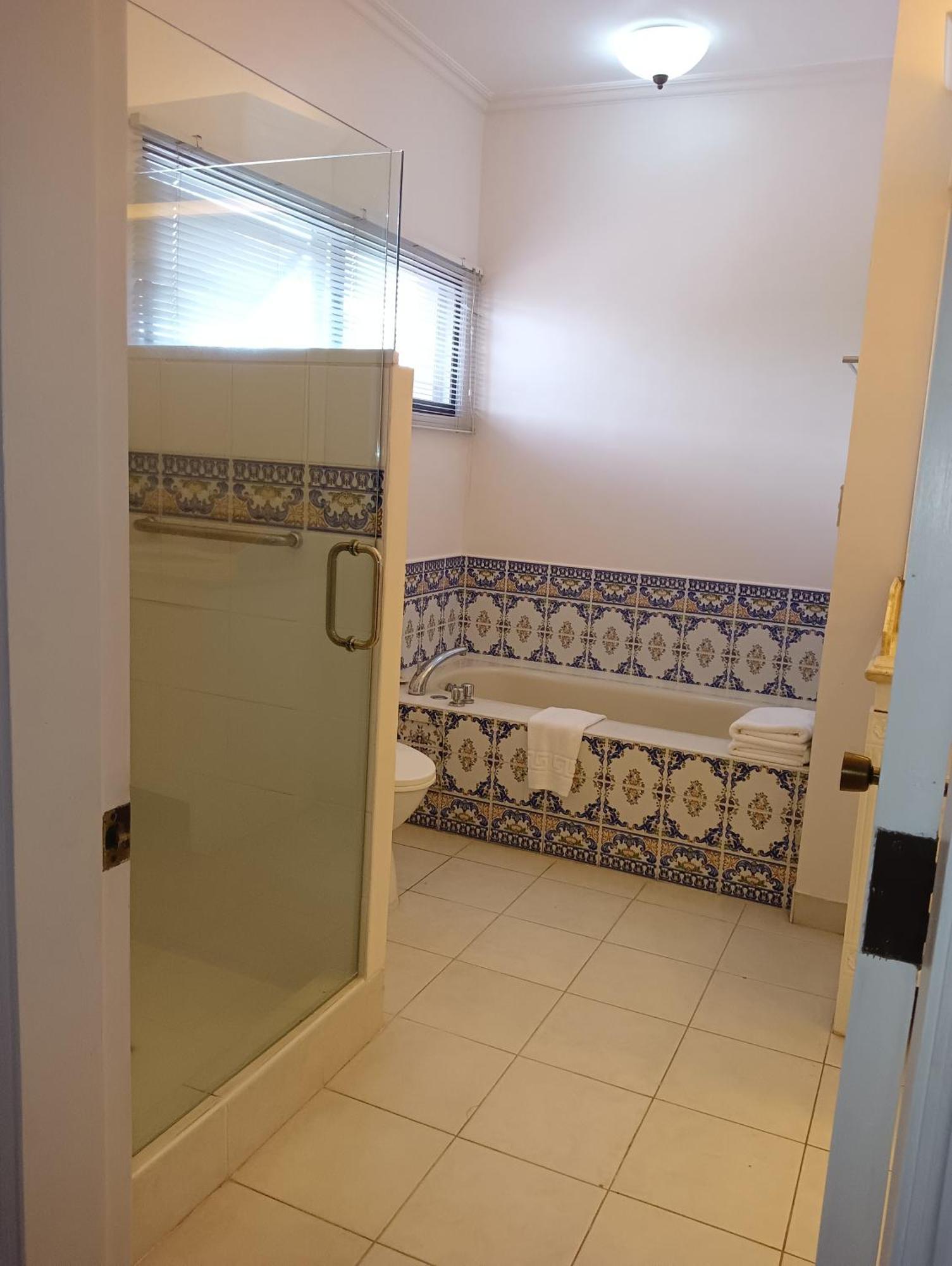 סבו Sophia Suites Residence Hotel מראה חיצוני תמונה
