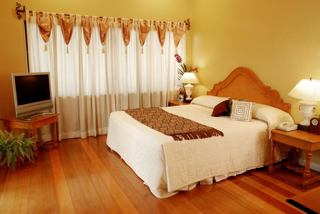 סבו Sophia Suites Residence Hotel מראה חיצוני תמונה