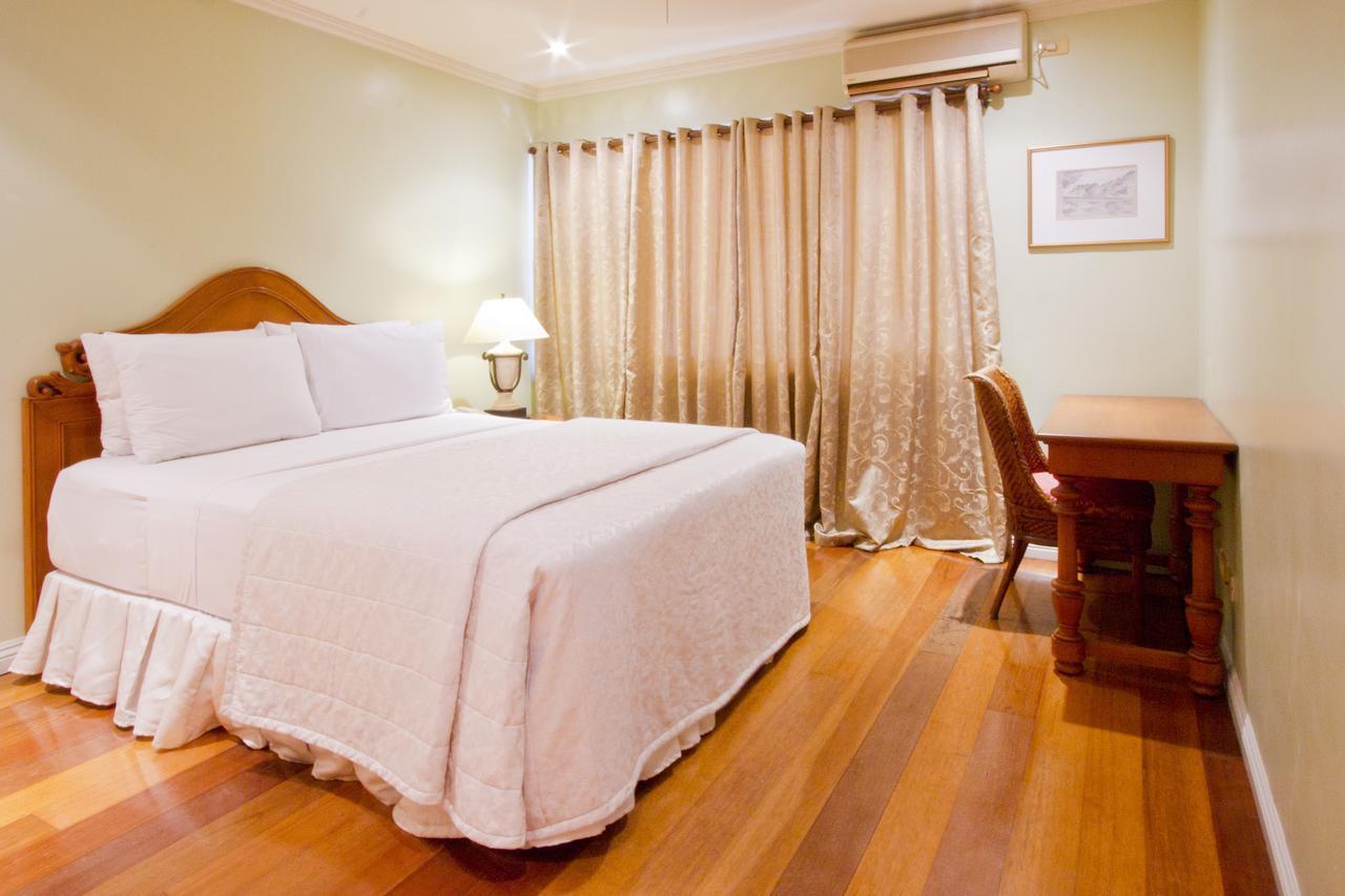 סבו Sophia Suites Residence Hotel מראה חיצוני תמונה