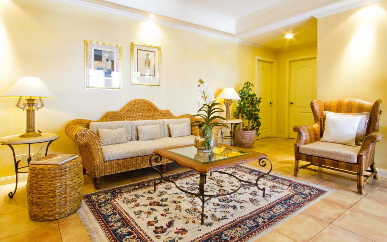 סבו Sophia Suites Residence Hotel מראה חיצוני תמונה