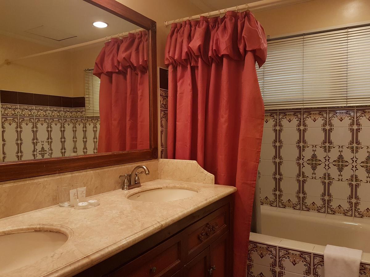 סבו Sophia Suites Residence Hotel מראה חיצוני תמונה